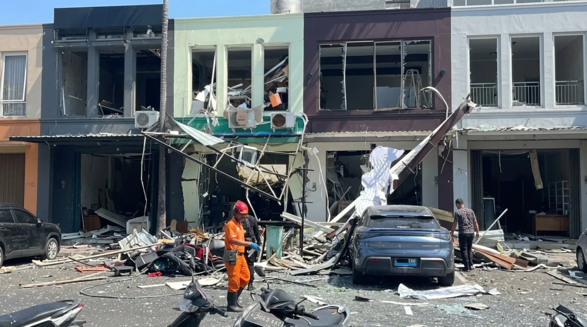Ledakan LPG 50 Kg di San Antonio Surabaya Rusak 42 Ruko, 16 Rumah dan 8 Kendaraan